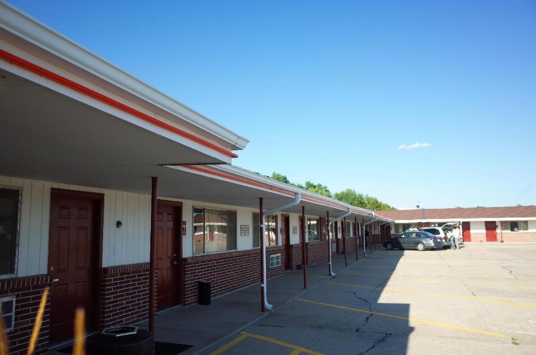 Raine Motel Valentine Extérieur photo